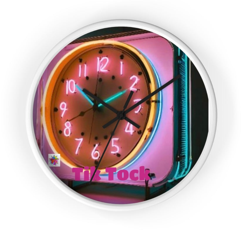 Sassy Sassy Wa Wall Clic Clock™