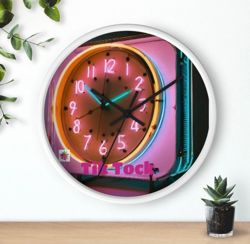 Sassy Sassy Wa Wall Clic Clock™